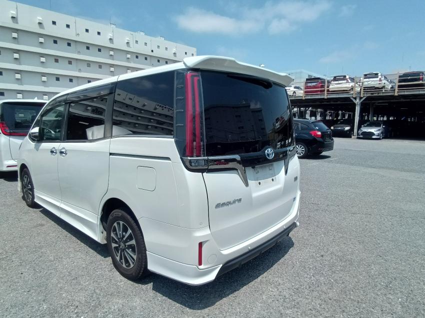 Toyota Esquire