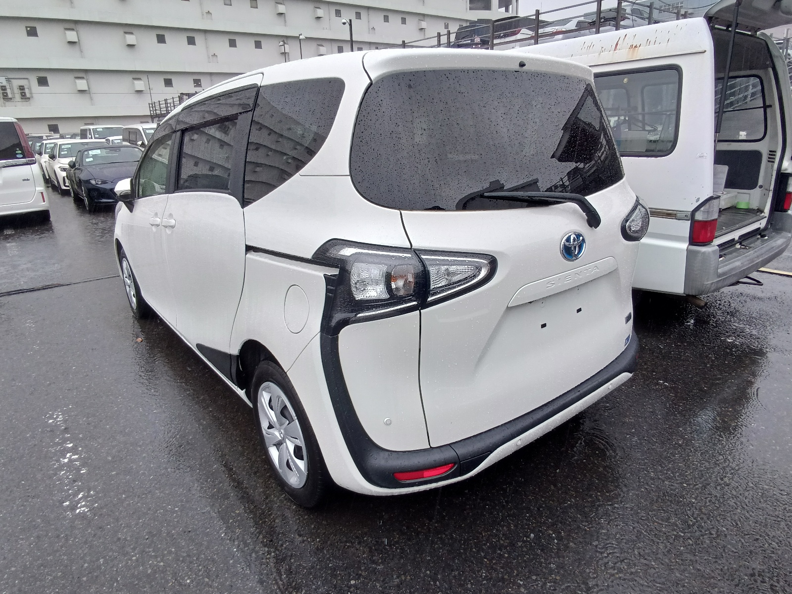 Toyota Sienta