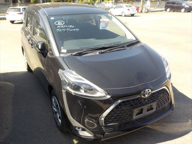 Toyota Sienta